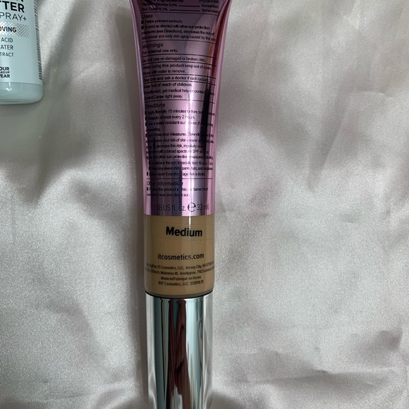 It CC+ Foundation Medium & Setting Spray Bundle - Picture 5 of 9